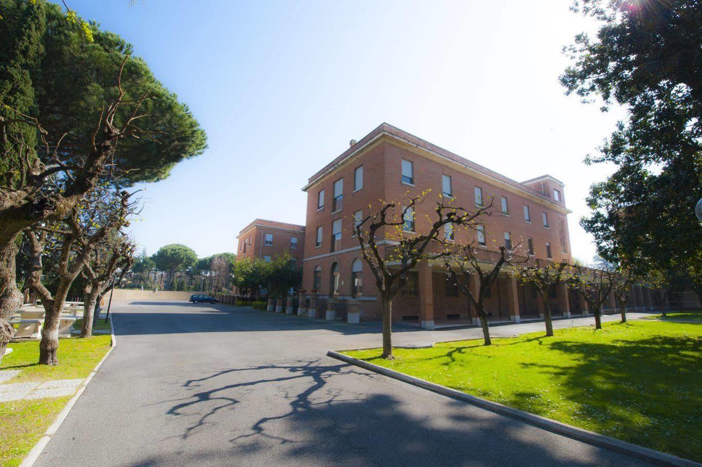 Casa La Salle - Casa Religiosa Affittacamere 3*