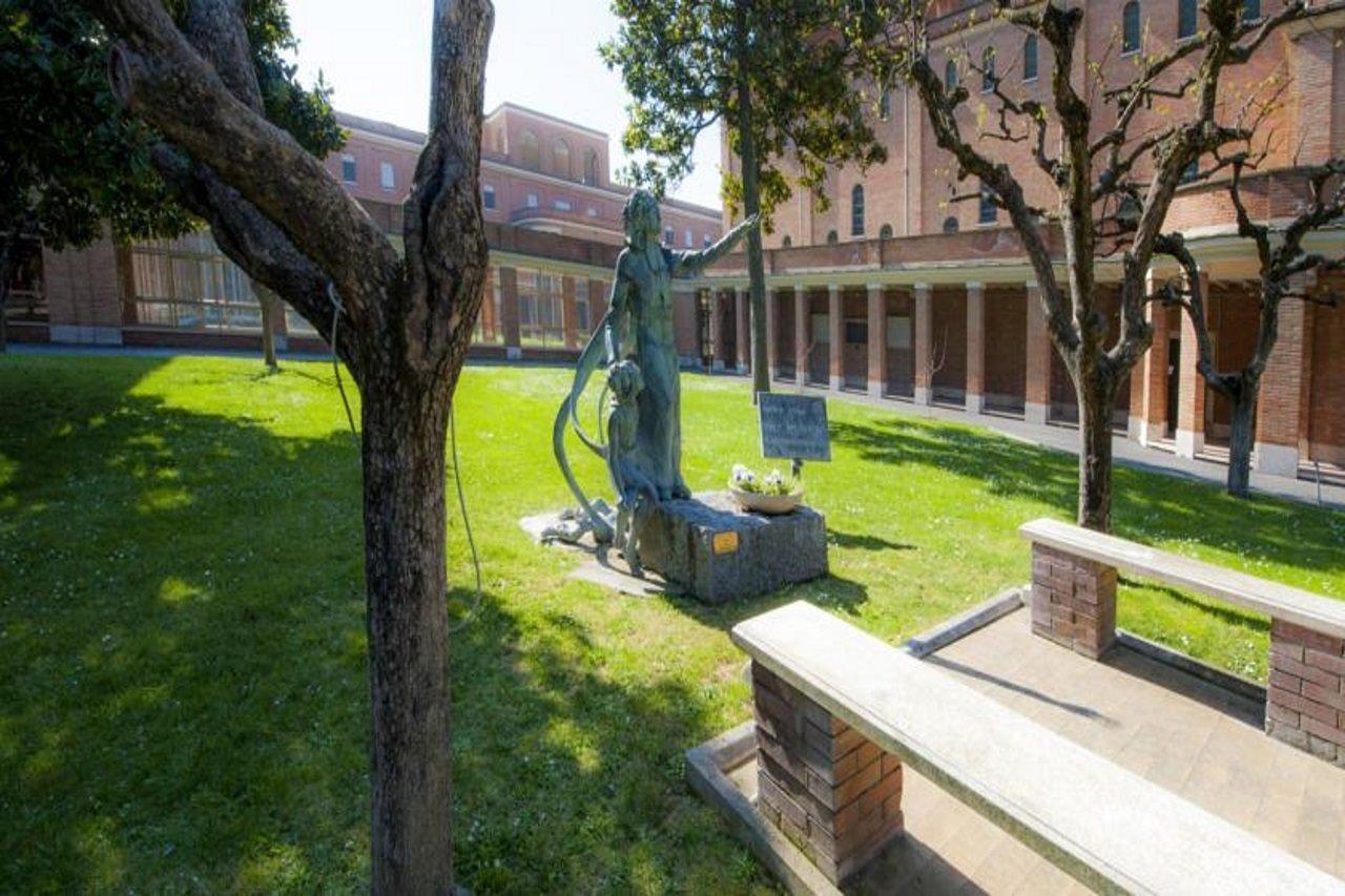 Casa La Salle - Casa Religiosa Pensión