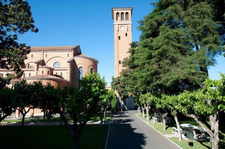 Pensión Casa La Salle - Casa Religiosa 3*